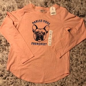 Girls long sleeve shirt.